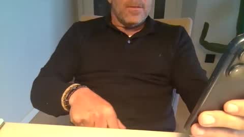 Snapshot of kermitgp3 chatting on May 5, 2026, 6:05 pm Anton online show from May 5, 2026, 6:05 pm