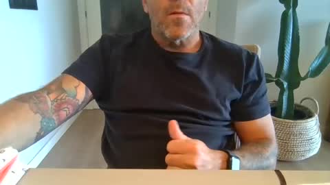 Snapshot of kermitgp3 chatting on June 14, 2026, 4:53 pm Anton online show from June 14, 2026, 4:53 pm