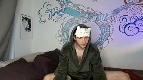 Kero online show from March 8, 2025, 3:56 pm