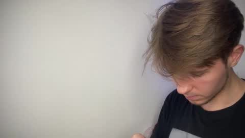 Kero online show from October 19, 2025, 7:47 pm