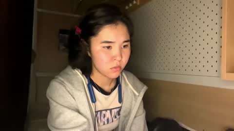 Jenny  online show from April 6, 2026, 9:54 am