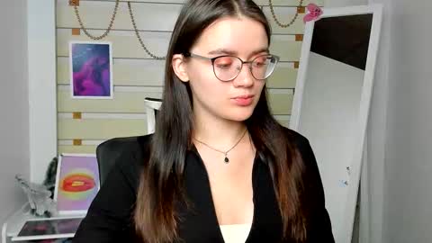 Ketrin online show from September 9, 2025, 6:24 am