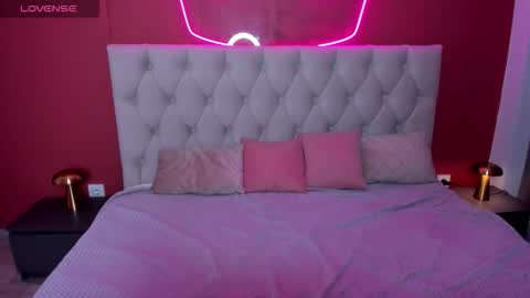 KatrinaKetrin online show from September 19, 2025, 1:29 am