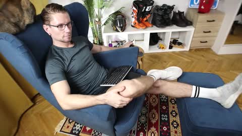 Kev online show from November 26, 2025, 11:44 am