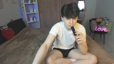 kevinhunter_ online show from November 25, 2025, 3:23 pm