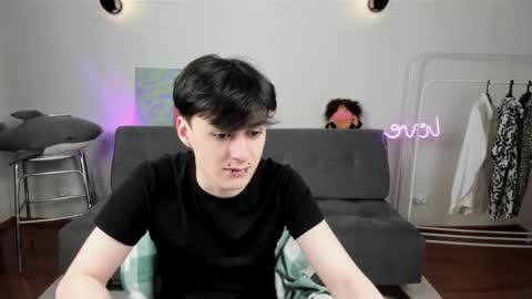 kevinhunter_ online show from November 27, 2025, 3:58 pm