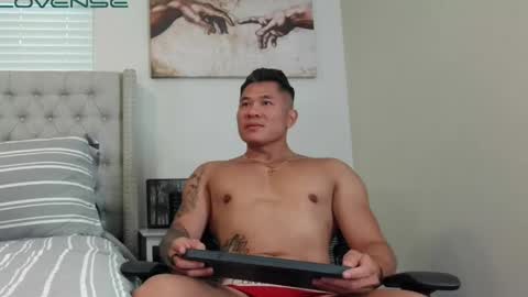 Snapshot of kevinkham chatting on May 23, 2026, 9:19 pm kevinkham online show from May 23, 2026, 9:19 pm