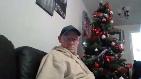 Snapshot of kevlooking4sez chatting on December 31, 2024, 12:43 am kevlooking4sez online show from December 31, 2024, 12:43 am