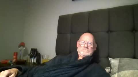 Snapshot of kevlooking4sez chatting on October 2, 2025, 12:28 am kevlooking4sez online show from October 2, 2025, 12:28 am