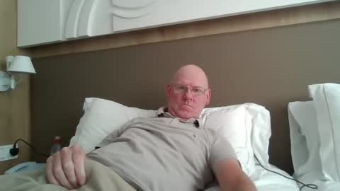 Snapshot of kevlooking4sez chatting on October 15, 2025, 3:56 pm kevlooking4sez online show from October 15, 2025, 3:56 pm