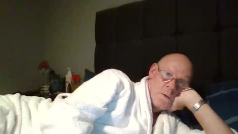 Snapshot of kevlooking4sez chatting on January 19, 2026, 12:58 am kevlooking4sez online show from January 19, 2026, 12:58 am