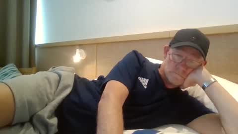 kevlooking4sez online show from May 6, 2026, 4:56 pm