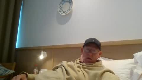 kevlooking4sez online show from May 8, 2026, 1:27 pm