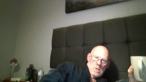 kevlooking4sez online show from June 3, 2026, 11:32 pm