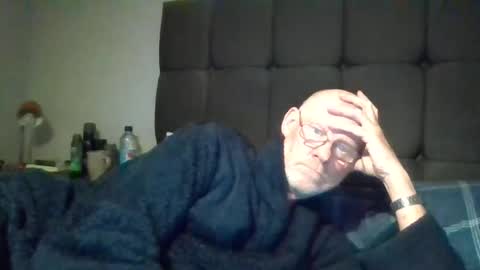 kevlooking4sez online show from June 11, 2026, 1:27 am