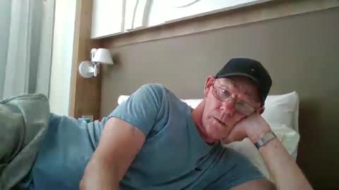 kevlooking4sez online show from June 17, 2026, 3:35 pm