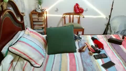 keyla_13 online show from September 28, 2025, 5:13 am