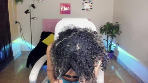 Snapshot of keyla_roberts_ chatting on January 26, 2025, 12:11 pm Adhara. Help me reach 100 likes online show from January 26, 2025, 12:11 pm