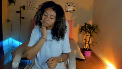 Snapshot of keyla_roberts_ chatting on January 28, 2025, 10:45 pm Adhara. Help me reach 100 likes online show from January 28, 2025, 10:45 pm