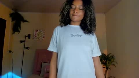 Snapshot of keyla_roberts_ chatting on January 29, 2025, 1:58 am Adhara. Help me reach 100 likes online show from January 29, 2025, 1:58 am