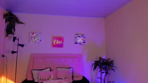 Snapshot of keyla_roberts_ chatting on January 30, 2025, 7:07 am Adhara. Help me reach 100 likes online show from January 30, 2025, 7:07 am