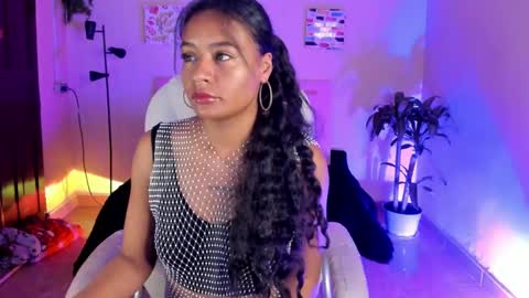 Snapshot of keyla_roberts_ chatting on January 31, 2025, 8:11 am Adhara. Help me reach 100 likes online show from January 31, 2025, 8:11 am
