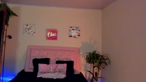 Snapshot of keyla_roberts_ chatting on February 27, 2025, 2:42 am Adhara. Help me reach 100 likes online show from February 27, 2025, 2:42 am