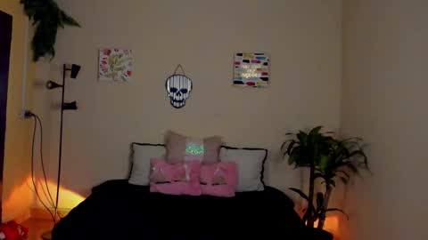 Snapshot of keyla_roberts_ chatting on March 2, 2025, 6:59 am Adhara. Help me reach 100 likes online show from March 2, 2025, 6:59 am