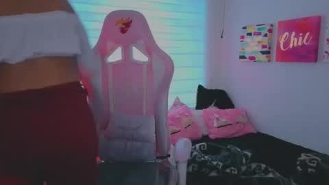 Snapshot of keyla_roberts_ chatting on September 24, 2025, 11:35 am Adhara. Help me reach 100 likes online show from September 24, 2025, 11:35 am