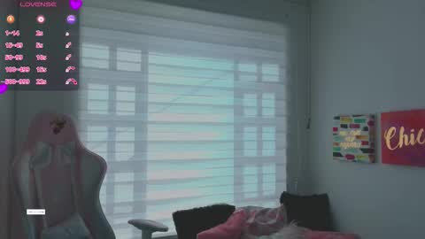 Snapshot of keyla_roberts_ chatting on October 2, 2025, 7:10 pm Adhara. Help me reach 100 likes online show from October 2, 2025, 7:10 pm