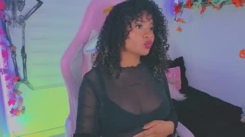 Snapshot of keyla_roberts_ chatting on October 22, 2025, 10:09 pm Adhara. Help me reach 100 likes online show from October 22, 2025, 10:09 pm