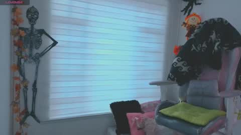 Snapshot of keyla_roberts_ chatting on October 28, 2025, 8:22 pm Adhara. Help me reach 100 likes online show from October 28, 2025, 8:22 pm