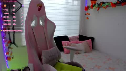 Snapshot of keyla_roberts_ chatting on October 29, 2025, 7:59 pm Adhara. Help me reach 100 likes online show from October 29, 2025, 7:59 pm