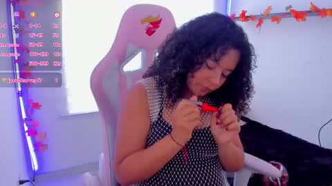 Snapshot of keyla_roberts_ chatting on November 10, 2025, 7:24 pm Adhara. Help me reach 100 likes online show from November 10, 2025, 7:24 pm