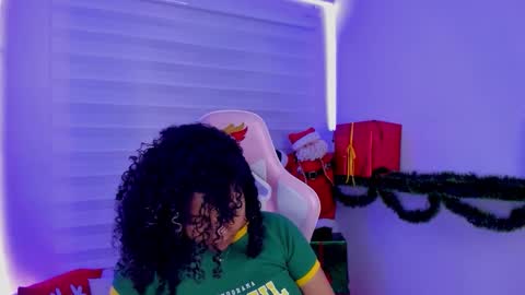 Snapshot of keyla_roberts_ chatting on November 29, 2025, 8:34 pm Adhara. Help me reach 100 likes online show from November 29, 2025, 8:34 pm