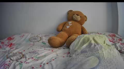 Keyla online show from November 7, 2025, 1:44 pm