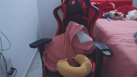 Sandy Saenz online show from December 25, 2024, 9:33 pm