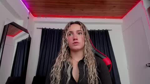 Snapshot of keyth_clement chatting on May 1, 2026, 8:35 pm Keyth online show from May 1, 2026, 8:35 pm