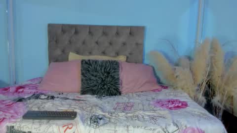 Kathe Hot online show from September 13, 2025, 7:35 pm