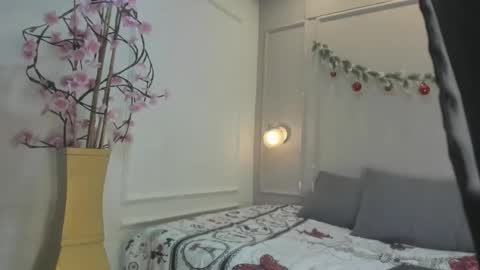 Kathe Hot online show from December 18, 2025, 8:37 pm