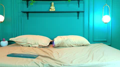 Kathe Hot online show from February 18, 2026, 5:03 am