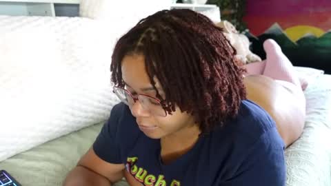 Khaya online show from March 10, 2025, 3:30 pm