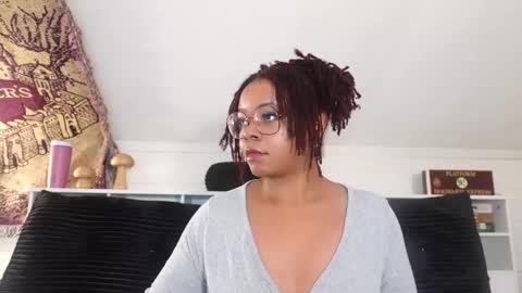 Khaya online show from November 9, 2025, 3:10 pm