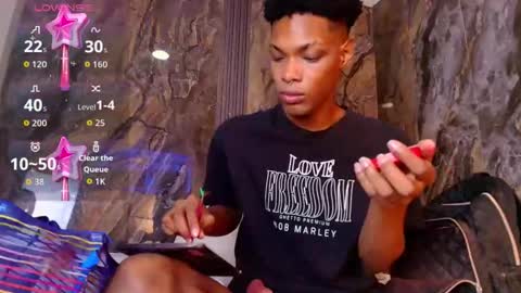 khler_angelis online show from November 10, 2025, 12:37 pm