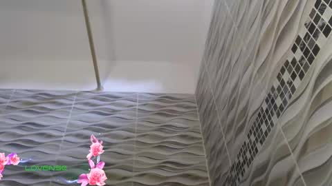 khloe33 online show from February 9, 2026, 4:00 pm