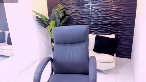 Khloe online show from February 4, 2025, 11:06 pm