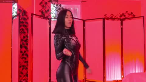 Khloe online show from October 7, 2025, 1:08 pm