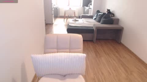 Khloe online show from January 16, 2025, 1:04 pm