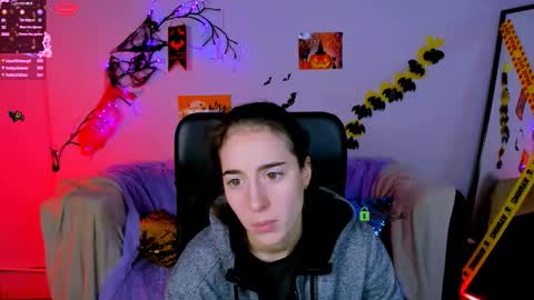 khloebeauty online show from November 1, 2025, 8:11 pm