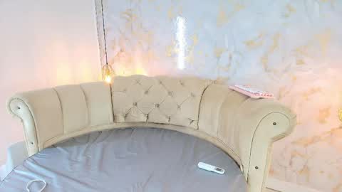 Khloe online show from April 24, 2026, 5:21 am